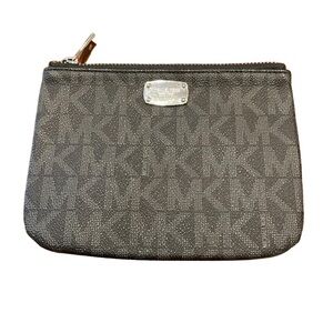 Michael Kors pouch. This is the bag part of a belt bag. Silver hardware B10